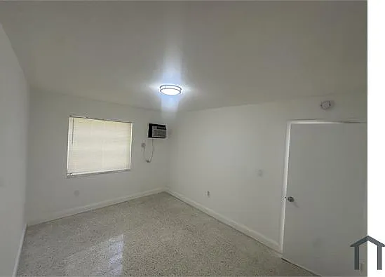 2610 SW 16th Ter #9 — Photo 7