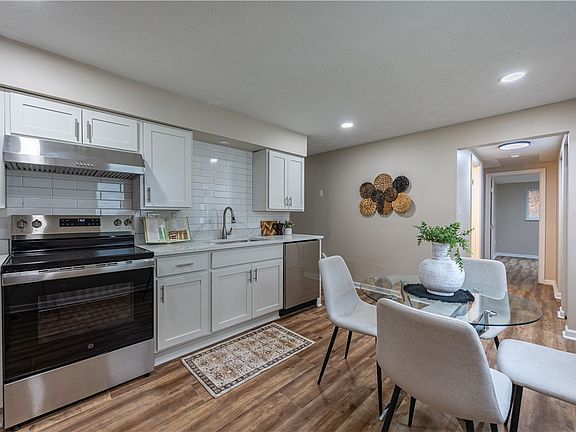 5th image of 106 Blythe Rd S