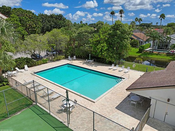 4th image of 12568 Shoreline Drive #402