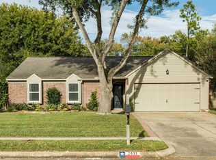 2431 Country Place Dr, Richmond, TX 77406