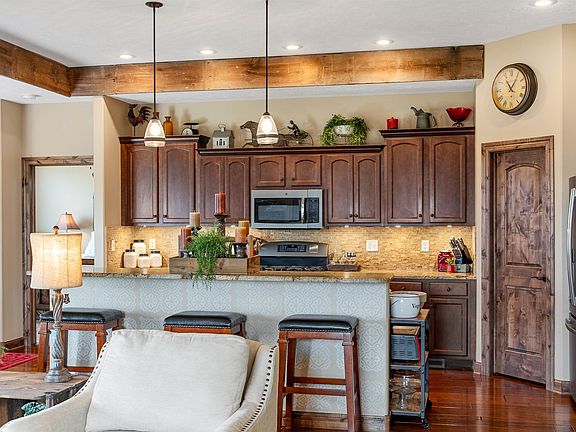 4th image of 6515 O Avenue Pl