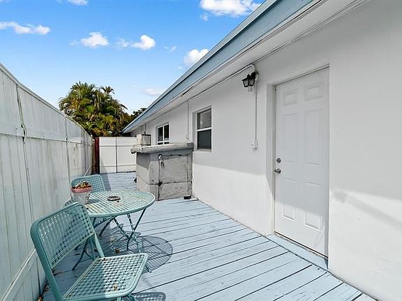 5th image of 642-642 NE 16th St #644