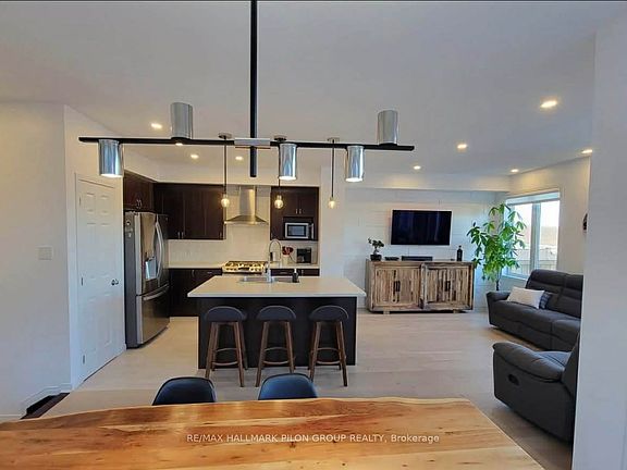 5th image of 38 Riddell St