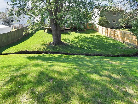 4th image of 905 Hartney Dr