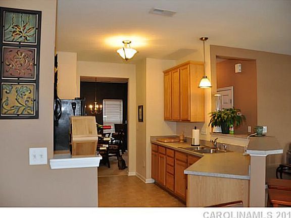 4th image of 4240 Piccadilly Ln #4240