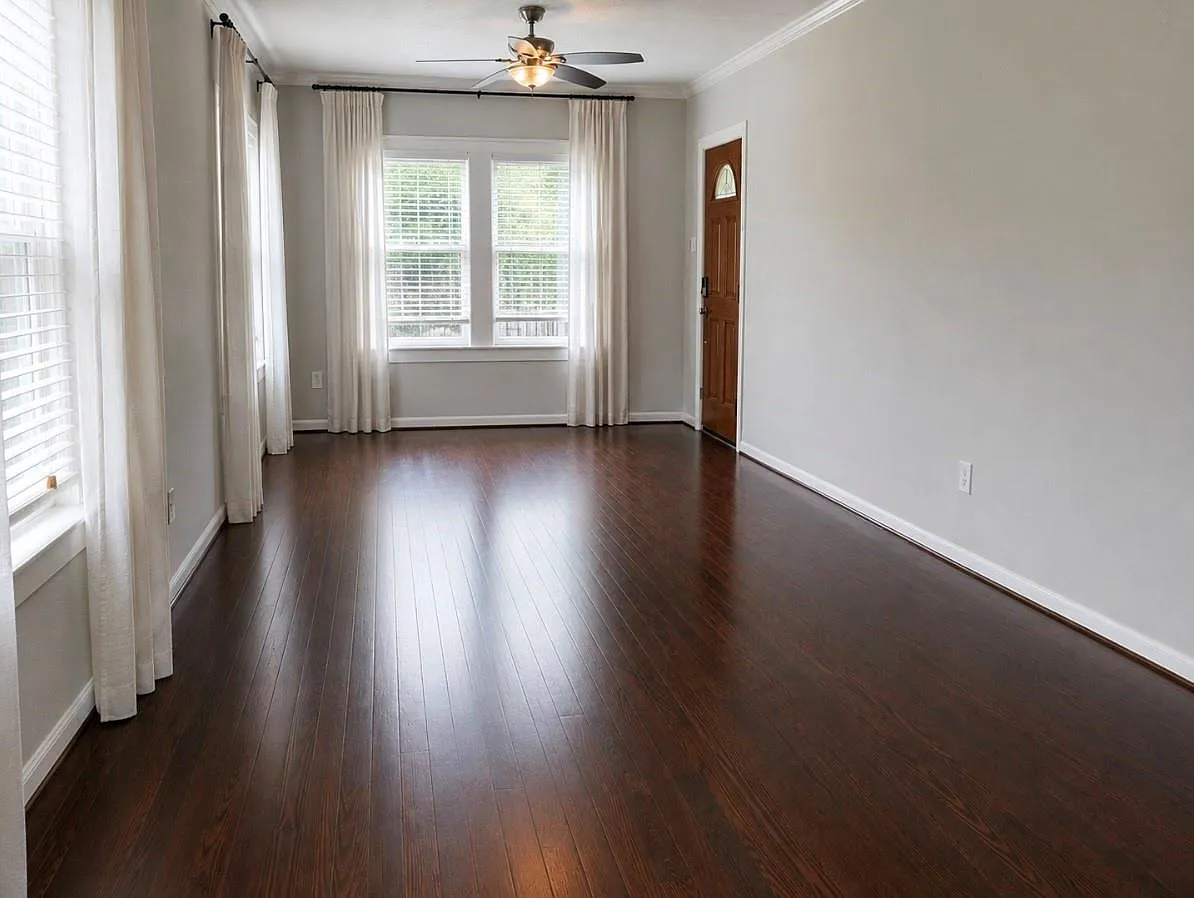 3 bed, 2.0 bath, 1180 sqft, $3,200 — Photo 3