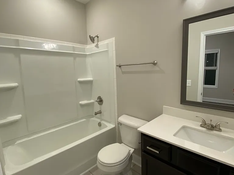 1040 Glenkirk Dr #H — Photo 8