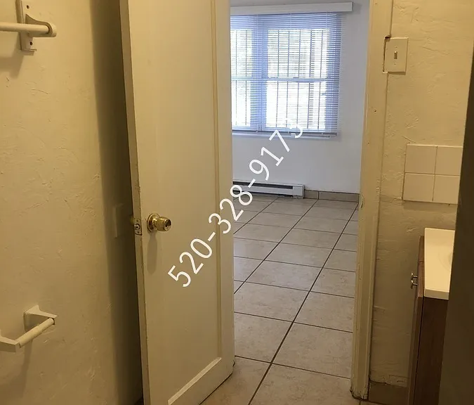2935 N Alvernon Way #2 — Photo 8
