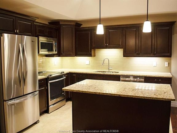 2nd image of 733 Commisso Cres