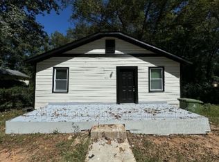 823 Hallyburton St, Griffin, GA 30223