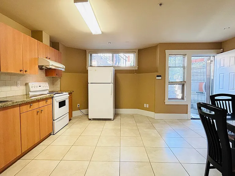 2139 W 22nd Ave #2 — Photo 3