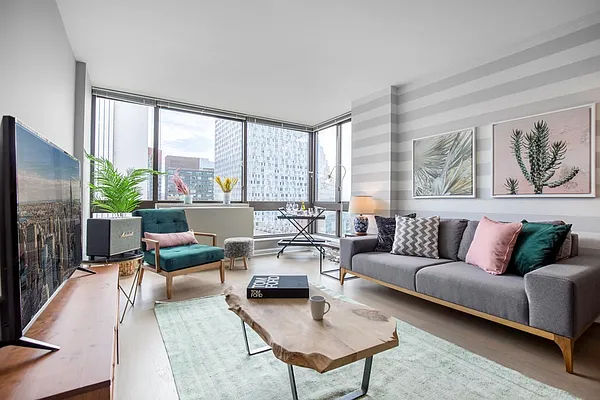 Rented by Related Rentals | media 18