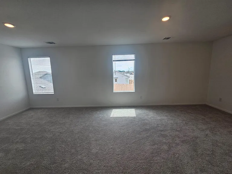 100 Silent Sky Ln — Photo 5