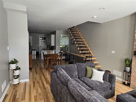 4th image of 5847 Pierce St