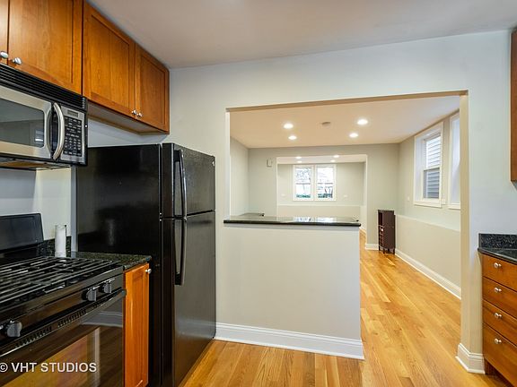 5th image of 2521 W Winona St