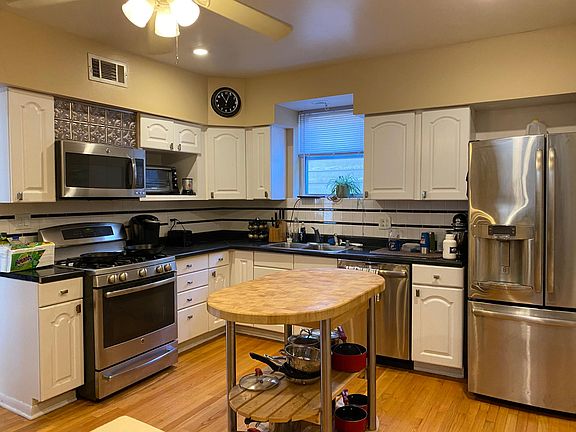 2nd image of 3025 N Clybourn Ave #2