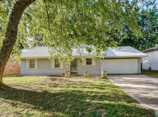 2529 W Blackburn Dr, Springfield, MO 65807