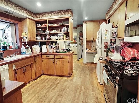 5th image of 2240 Waltonia Dr