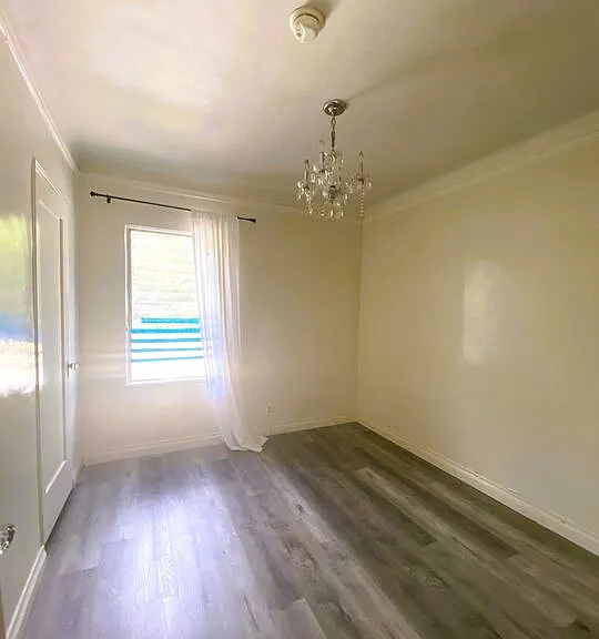 10623 Kinnard Ave — Photo 6