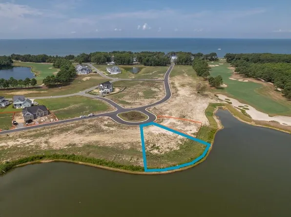 128 Golden Bear Cir, Cape Charles, VA 23310