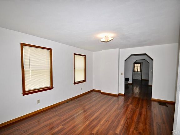 3rd image of 434 E 3rd St