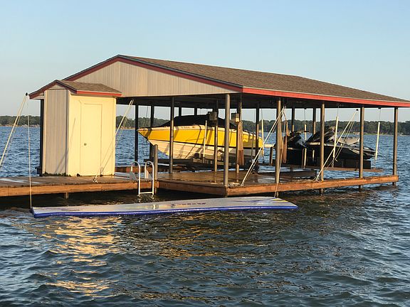 Boathouse 
