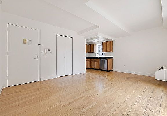 4th image of 63 Schermerhorn St APT 10C