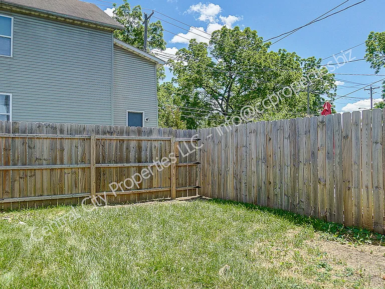 904 Oakwood Ave — Photo 18