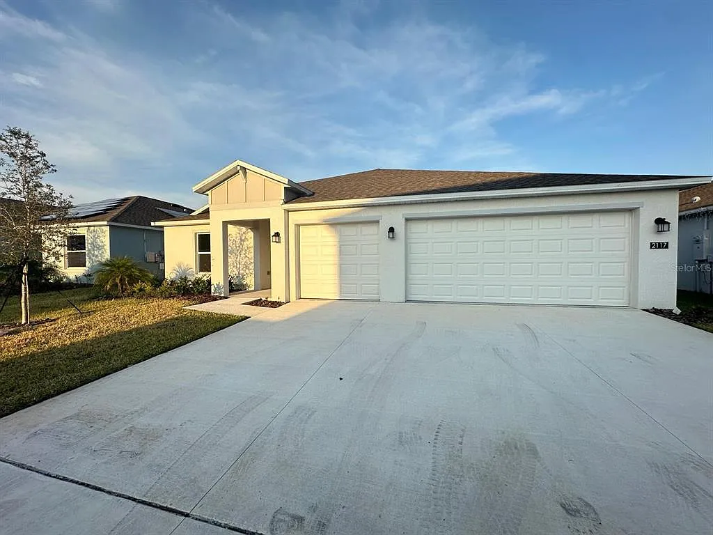Building Photo - 2117 Lasso Loop