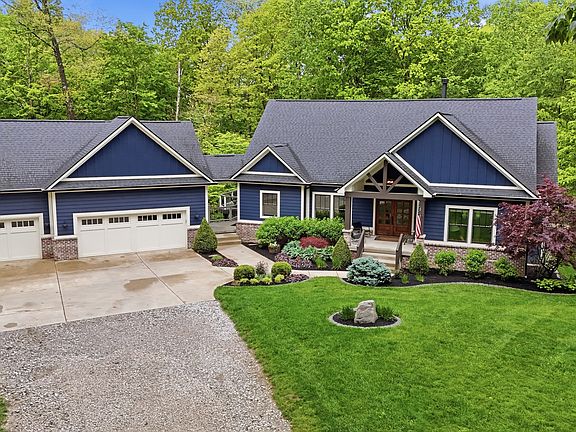 4th image of 4390 Tulip Dr S