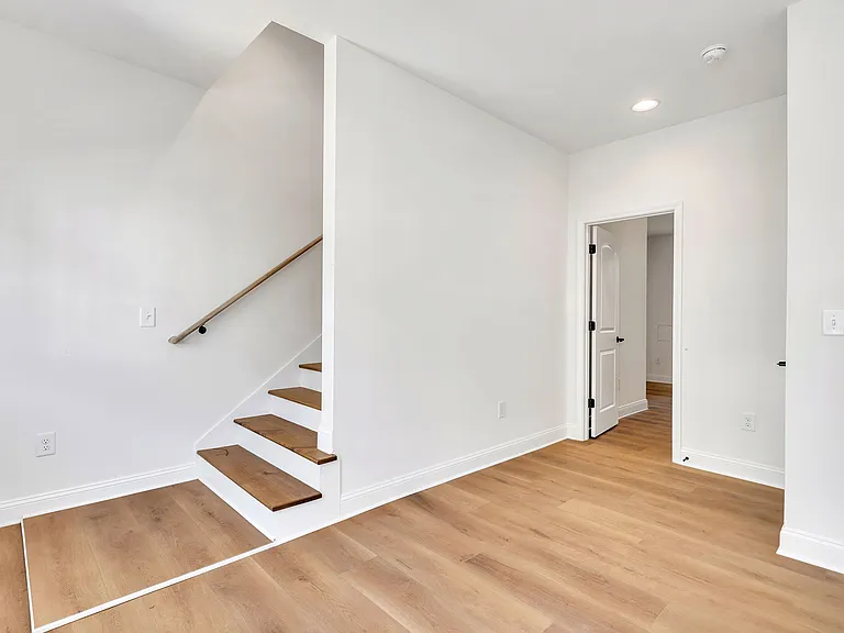 199 Riverstone Commons Cir — Photo 13
