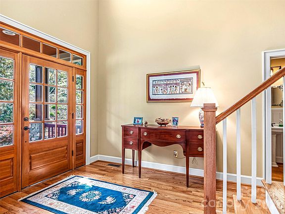 4th image of 61 Village Pointe Ln