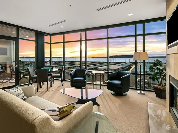 22515 6th Avenue S #404, Des Moines, WA 98198