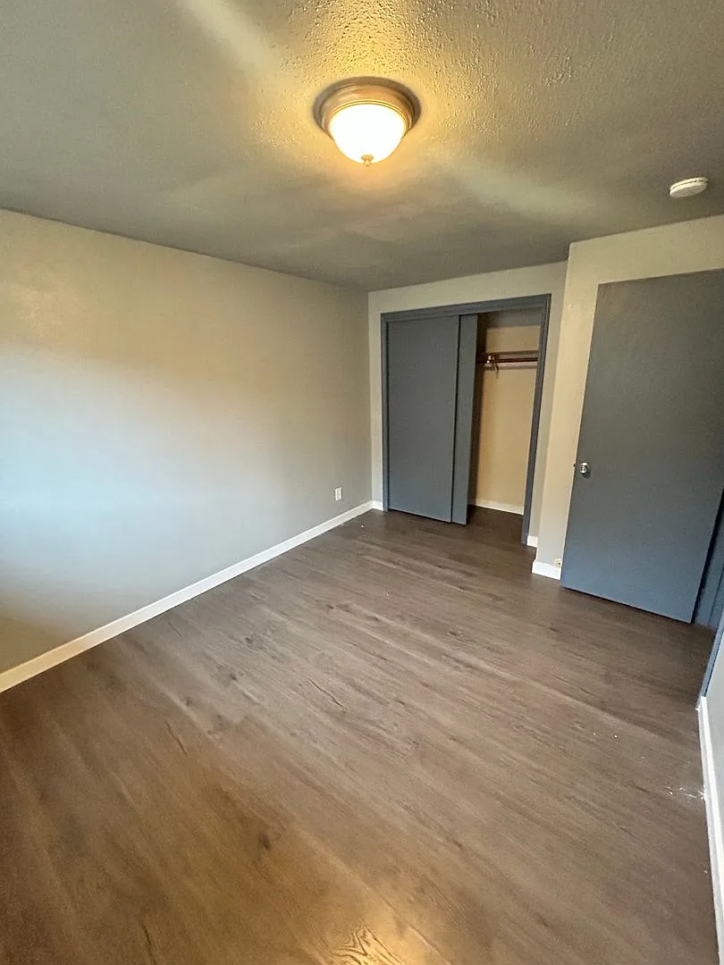 610 Roeder St Apartments — Photo 2