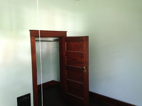 3rd image of 556 24th St