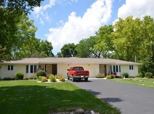 2291/2293 White Oak Trl, Oregon, WI 53575