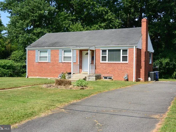 3720 Terrace Dr, Annandale, VA 22003