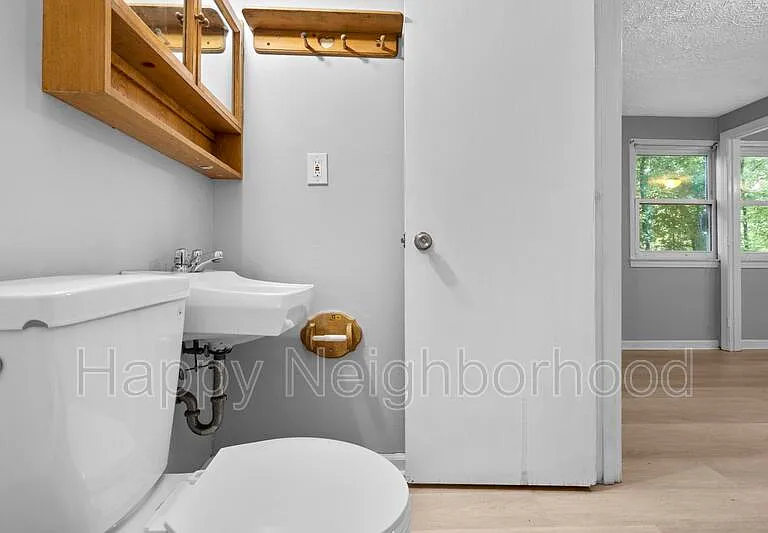451 Divinity St #I — Photo 6