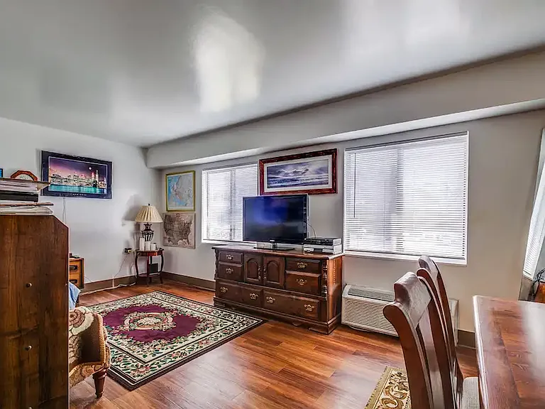 Sullivan Terrace Apartments — Photo 5