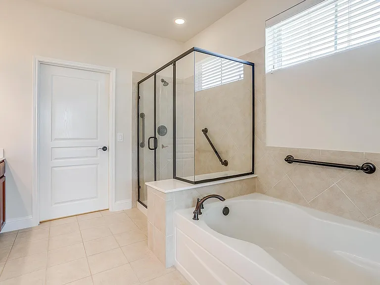 1845 Dexter Ln — Photo 14