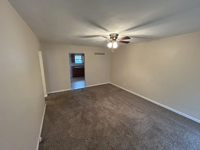 2541 Angela Dr — Photo 4