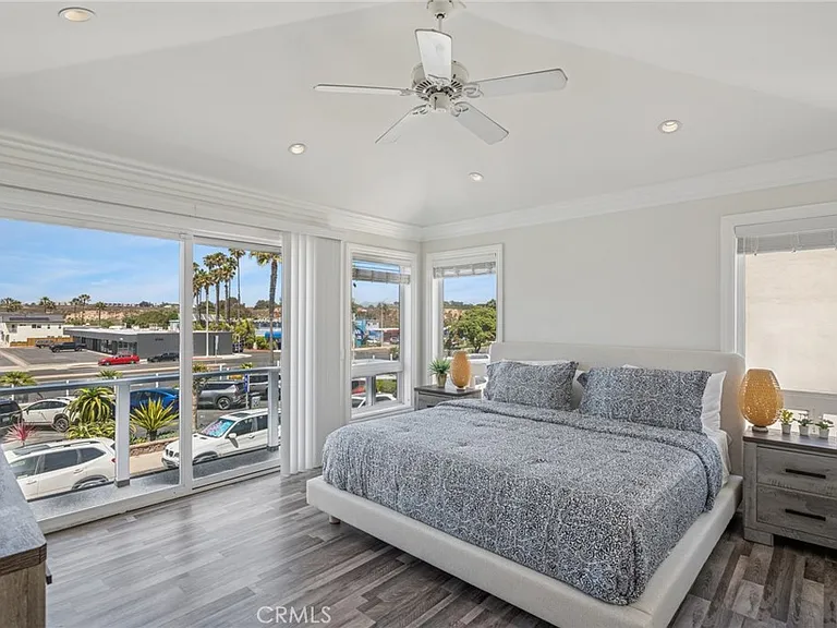 6111 Seashore Dr — Photo 32