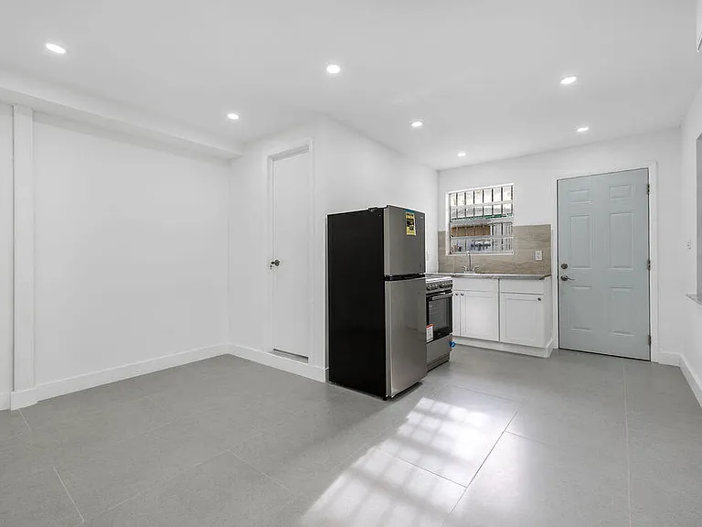 321 NW 21st Ave #H — Photo 6