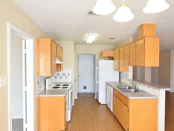 4th image of 4500 Lori Dr