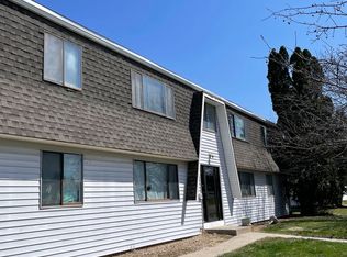 1250 Meadow Ln APT B, Waterloo, IA 50701