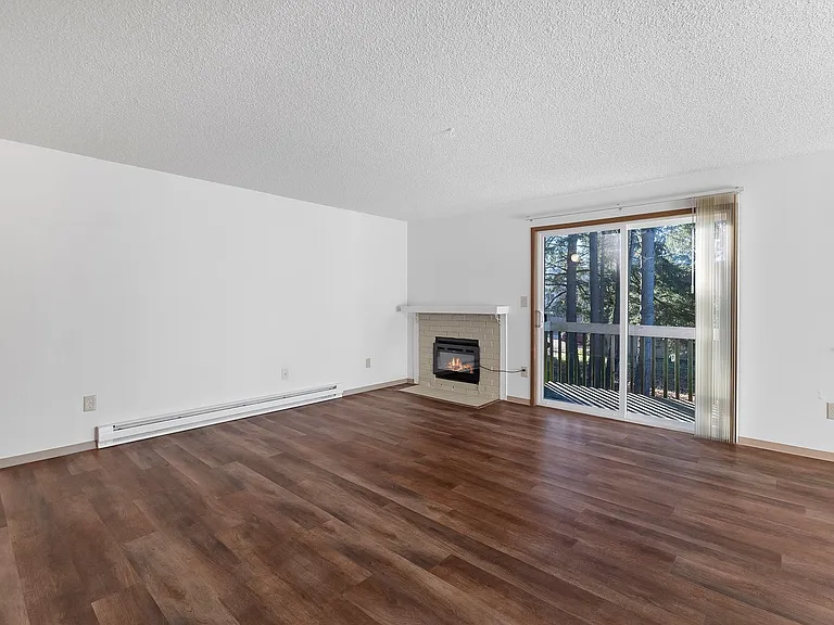 1219 East St SE — Photo 9