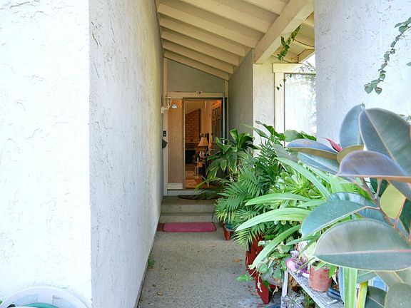 4th image of 555 N 21st St