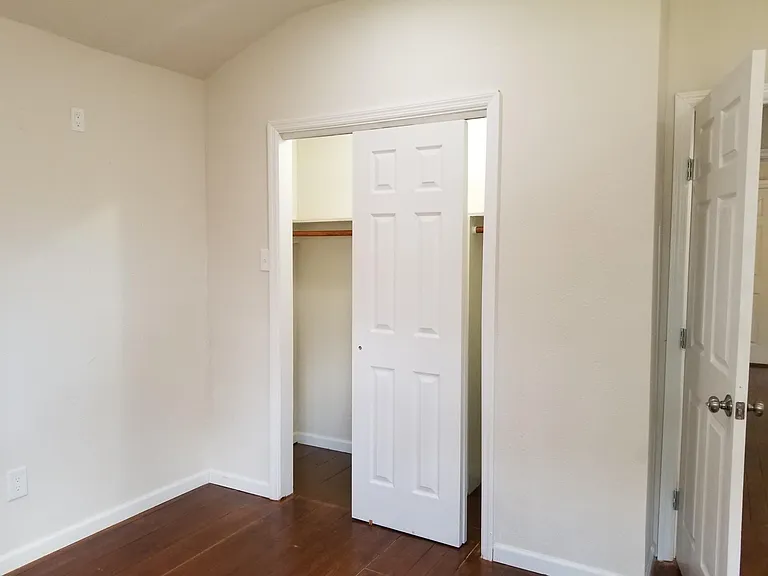 6830 Greenhurst St — Photo 11