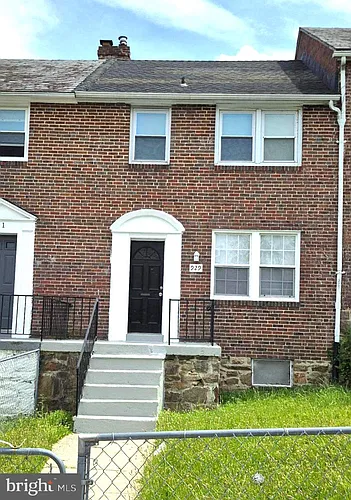 929 E 41st St Photo 1