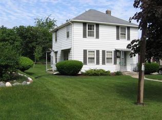 W163N8449 Arthur Ave, Menomonee Falls, WI 53051